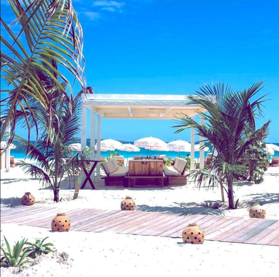 Front Line Unit 520 Ft2 - 48 M2, On Second Floor, Stunning Ocean View Apartamento Cul de Sac Exterior foto