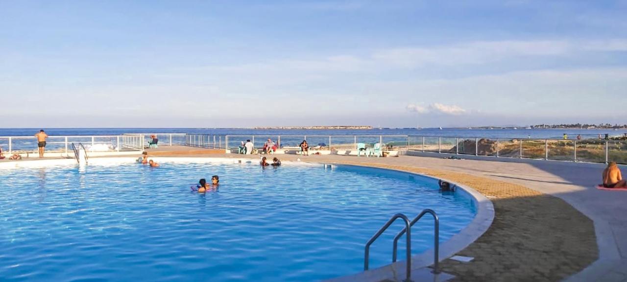 Front Line Unit 520 Ft2 - 48 M2, On Second Floor, Stunning Ocean View Apartamento Cul de Sac Exterior foto